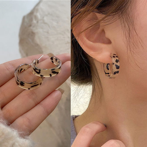 Acrylic hoop earrings women  new fashion stud earrings retro