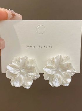 Big White Camellia Flower Stud Earring Female Simple Exagger