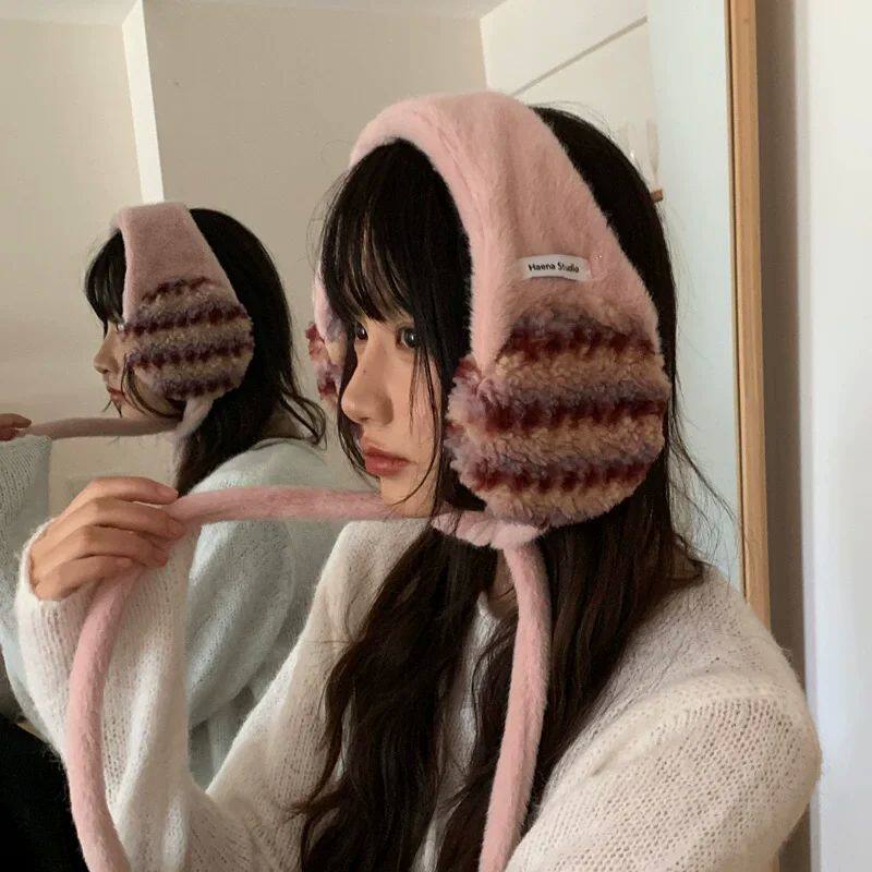 Sweet Pink Hand-knitted Plush Earmuffs for Women Autumn and