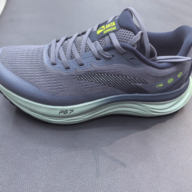 安踏正品男子旅步2S丨PG7跑步鞋2026春新款潮舒适运动鞋112615545