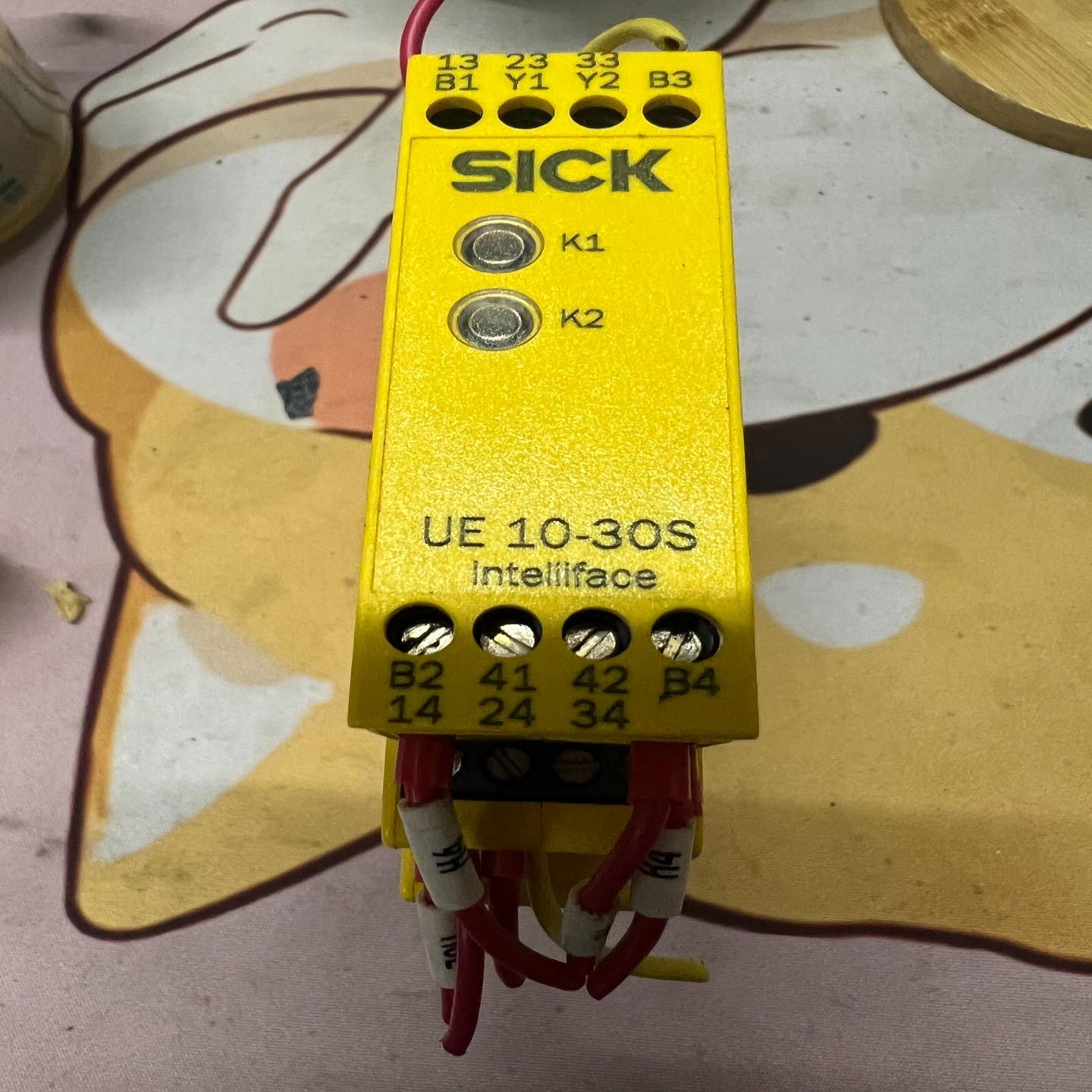 sick西克继电器 UE 10-3OS2DO成色如图(雅子机械）