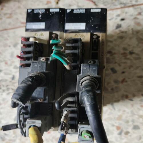 {雅致商行}拆机安川驱动器sgdv-2r8a01a