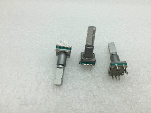 日本ALPS阿尔卑斯EC11编码带开关30定位15脉冲手感轴长24MM