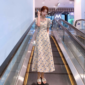 碎花连衣裙女夏2024新款法式复古温柔风显瘦收腰雪纺长裙过膝裙子