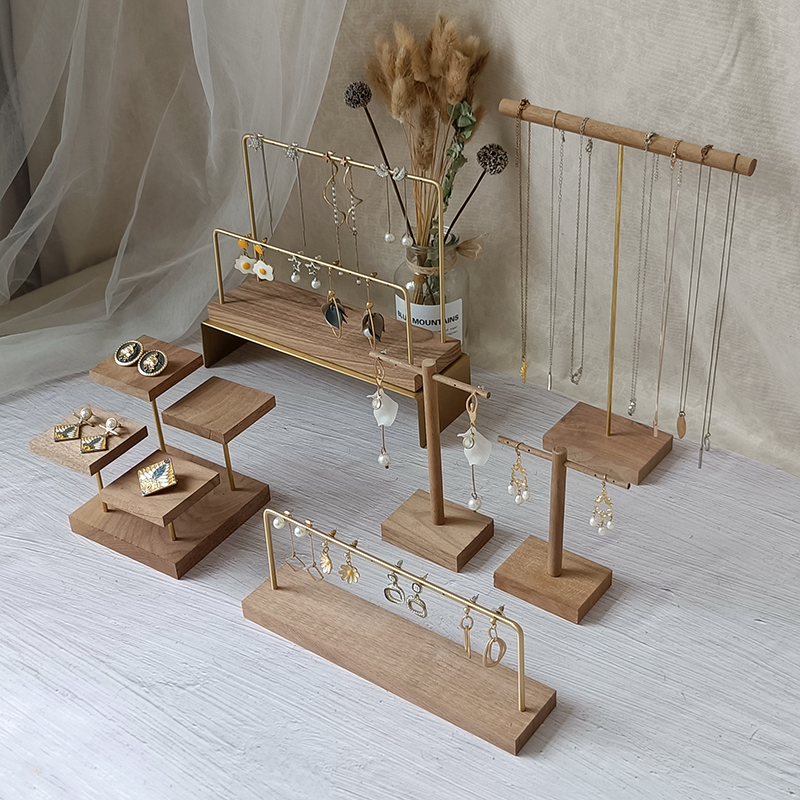 大师设计黄铜胡桃木首饰陈列道具