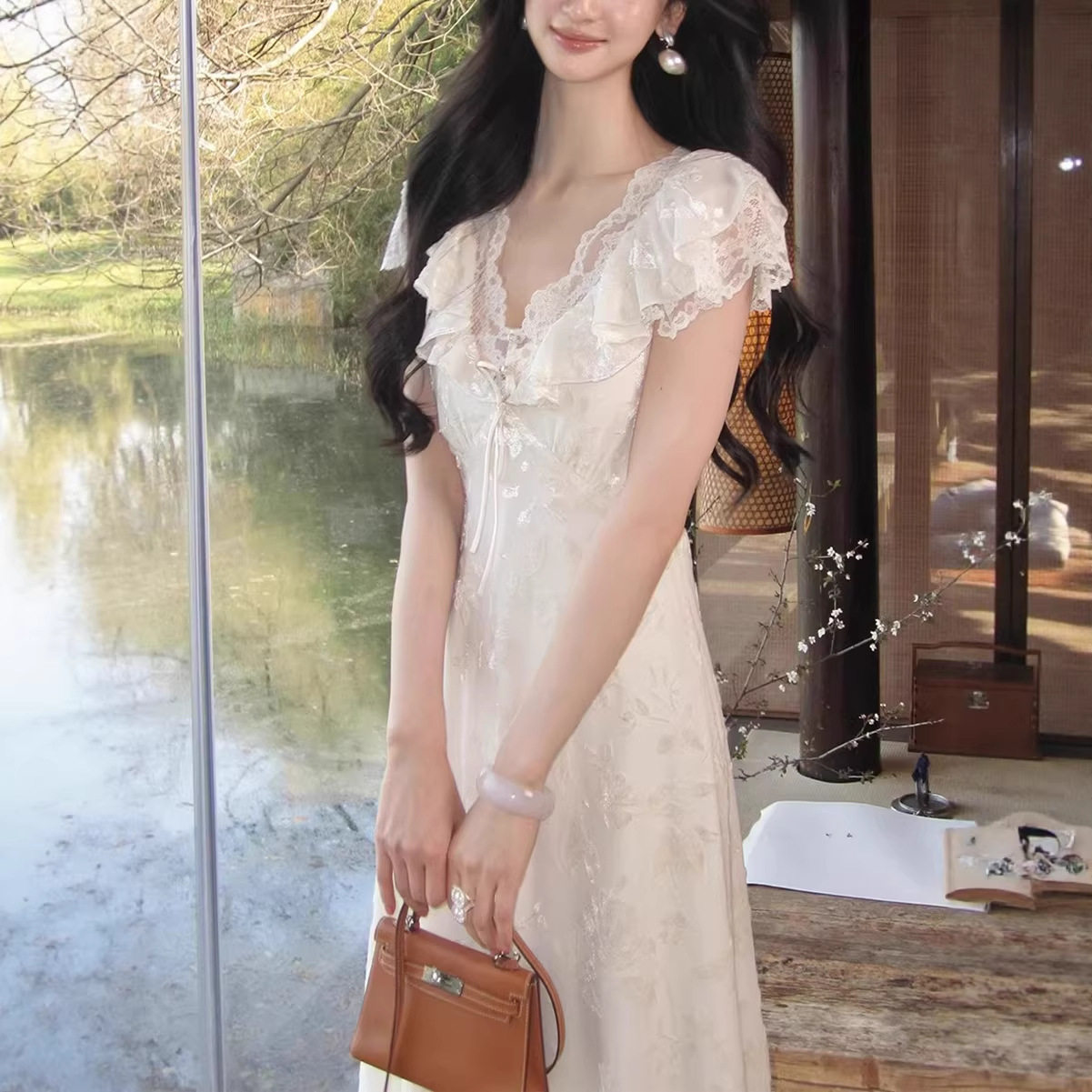 清落森系V领蕾丝系带仙女连衣裙