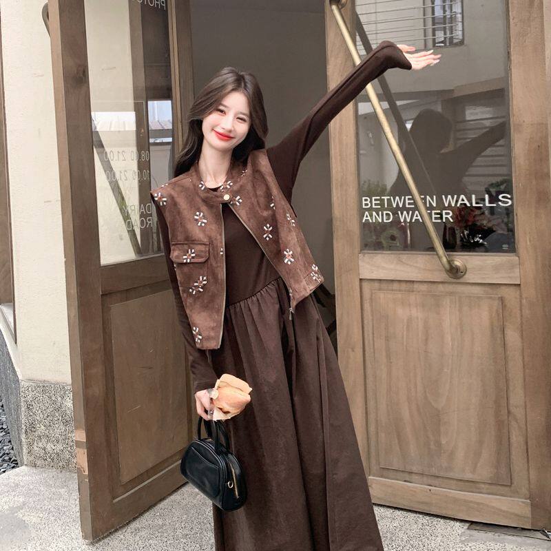 【品牌热卖】复古刺绣马甲连衣裙套装女秋装高级感显瘦气质穿搭潮