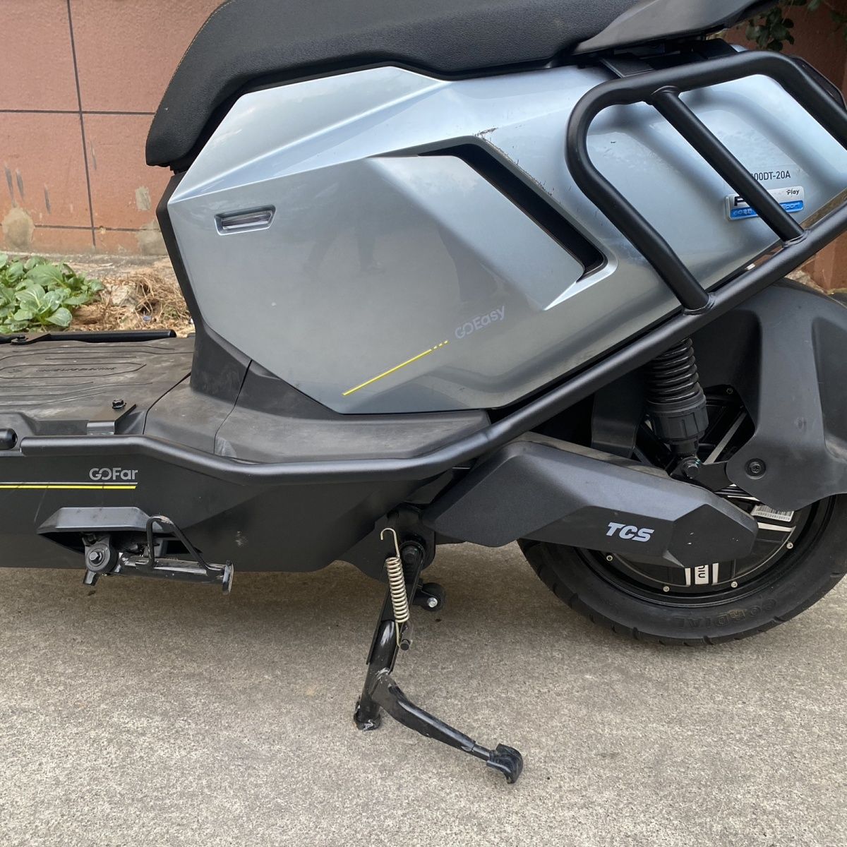 适用佐华适用小牛Fx/Fxplay护杠保险杠加厚防撞货架尾箱架改装配