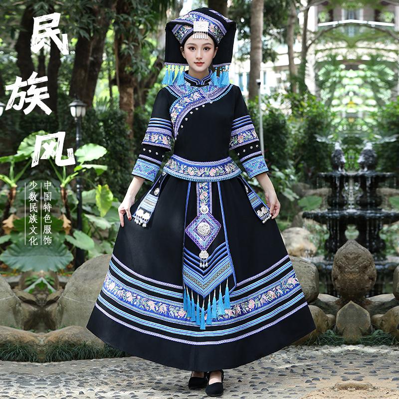 民族服饰广西壮新款装演出