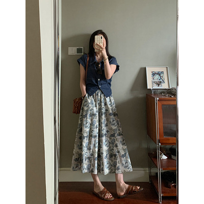 花总吖  2025夏季新款国风蓝色油画玫瑰印花全松紧腰垂感A字半裙