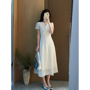花总吖  夏款韩系莱赛尔麻混纺交叉V领刺绣连衣裙优雅A字收腰长裙