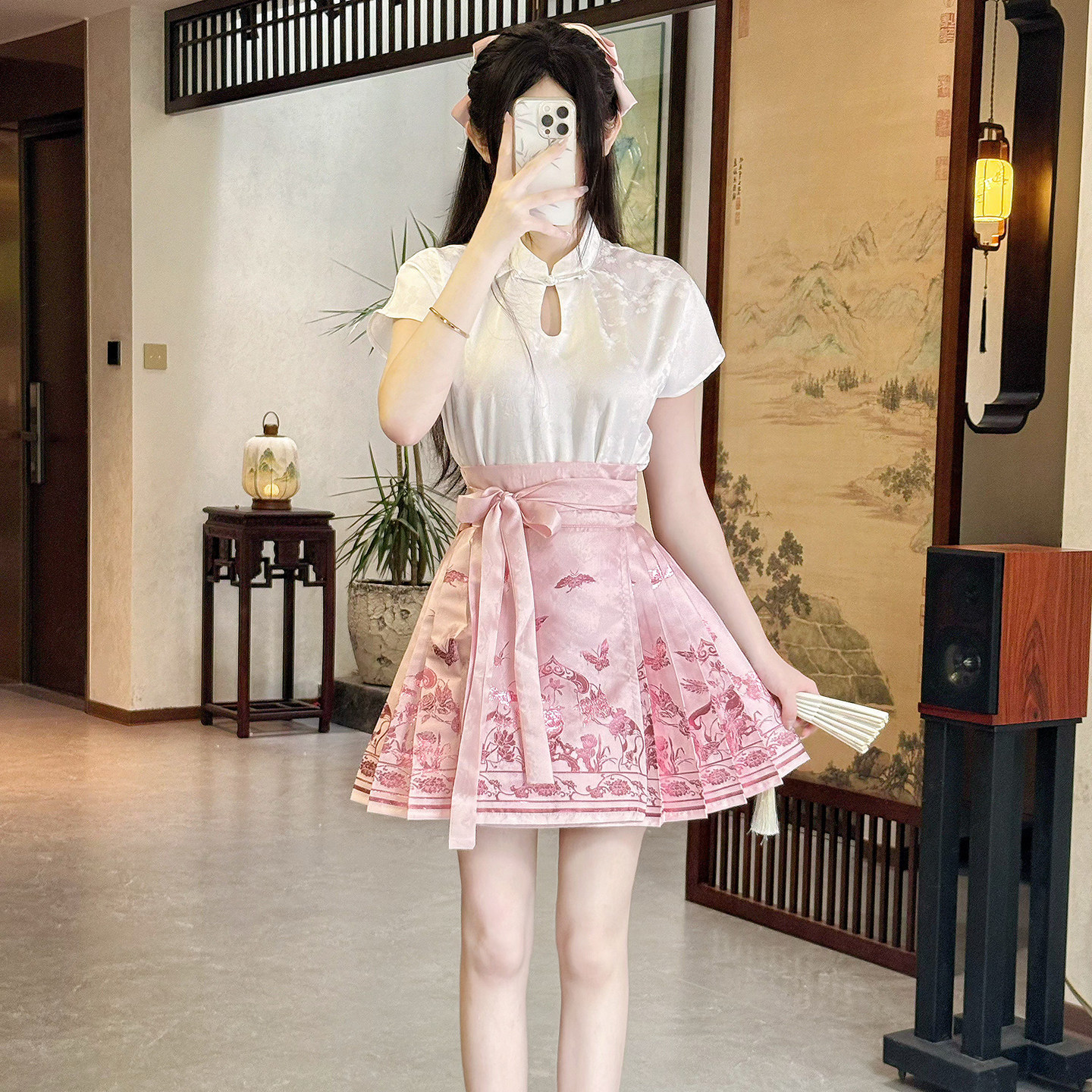 莺蝶集螺钿织金纱短款汉服马面裙图片