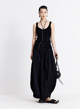 ZHUCHONGYUN黑色钉珠排扣设计U领修身针织背心上衣