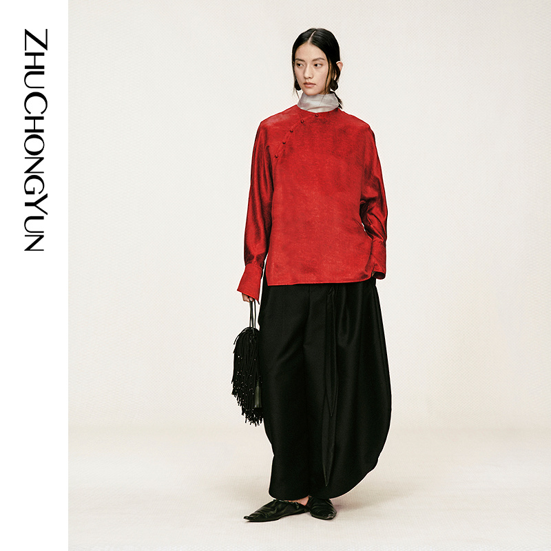 ZHUCHONGYUN2025冬新款东方暗纹花稿斜门襟圆领宽松红色衬衫上衣