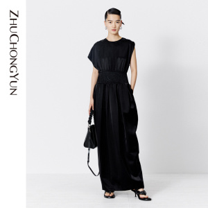 ZHUCHONGYUN夏季设计感斜襟刺绣缎感连衣裙