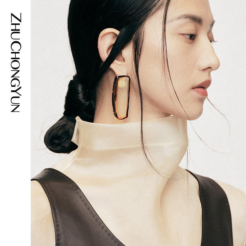 【天然琥珀】ZHUCHONGYUN2026秋新款复古不规则耳钉耳环气质配饰