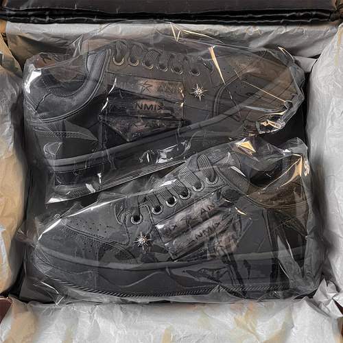 正版，范丞丞同款黑色小帆船板鞋