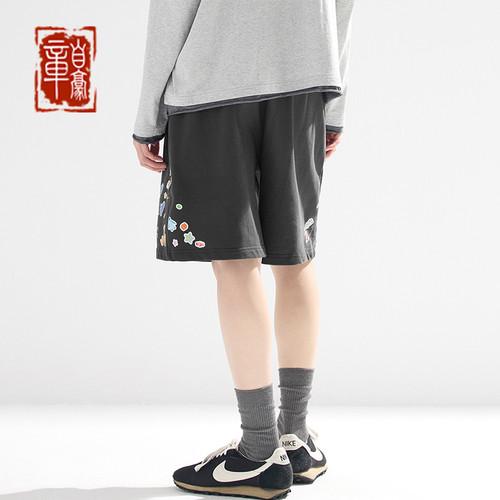 章自豪Epide Prefab玩偶公仔贴纸插画复古街头松紧腰短裤卫裤