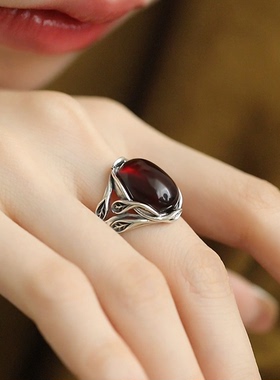 复古蛋面缠绕树枝戒指女新中式小众轻奢琥珀晴水玉开口可调节指环