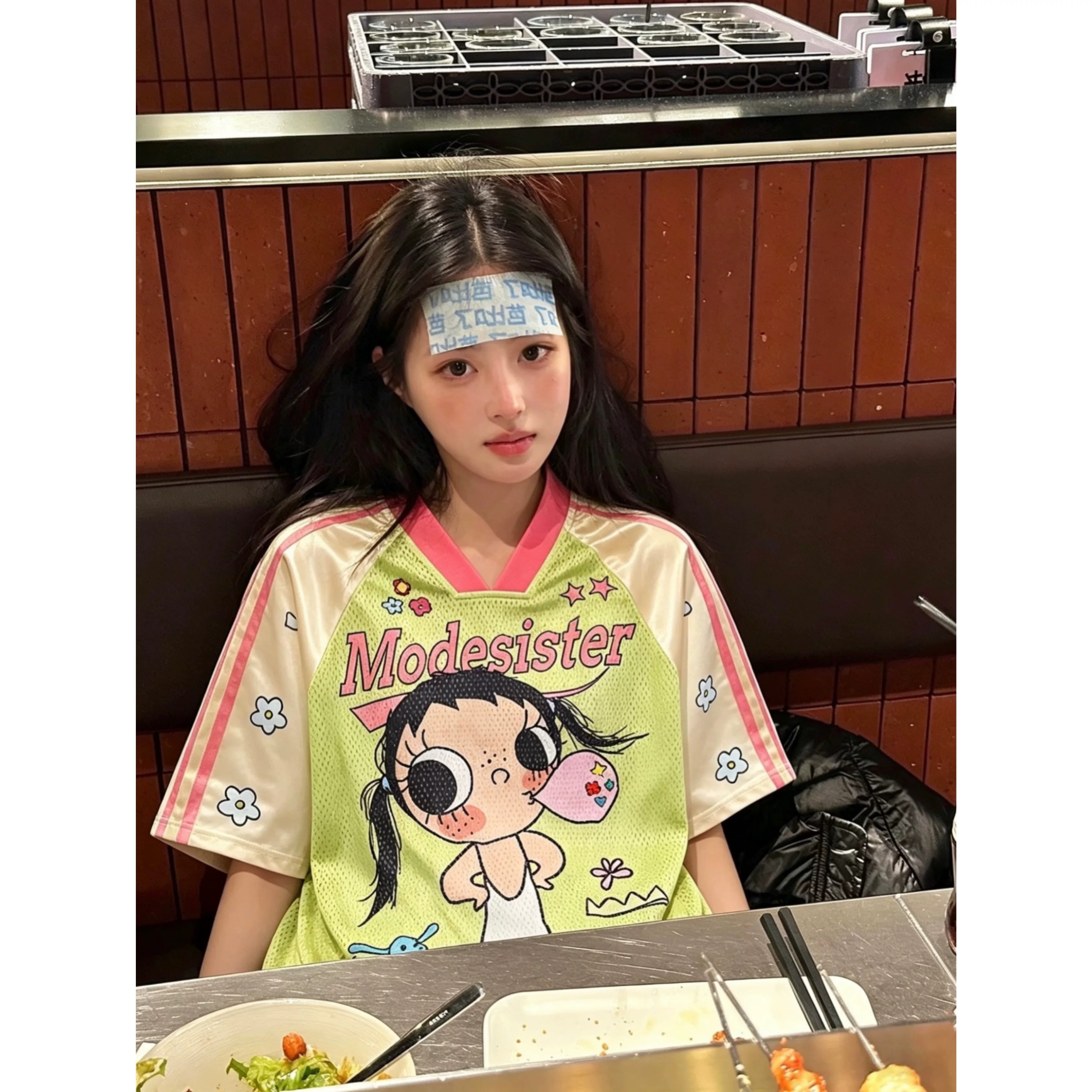 美式卡通泡泡女孩印花V领短袖女