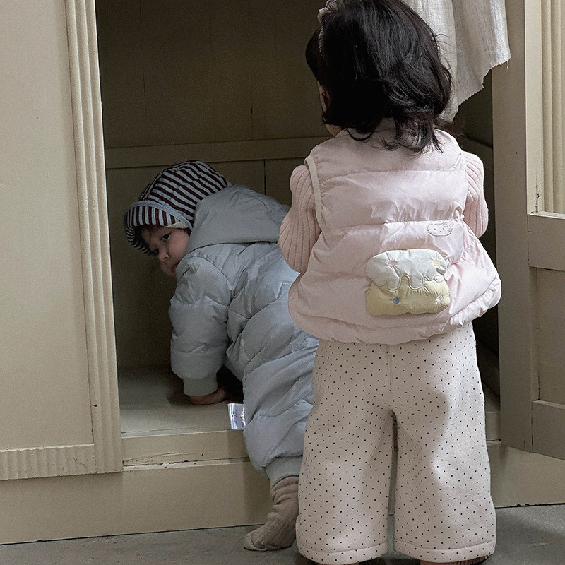 品牌折扣童装冬季女童卡通可爱羽绒马甲可爱女宝猫咪印花无袖