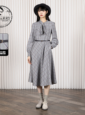 D-HARRY/迪哈利2025冬季新款通勤灰色格纹长袖连衣裙DH254J90998T