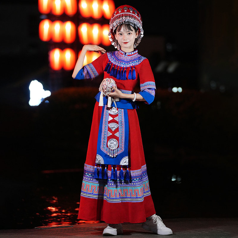 少数民族卡丹皇面料苗族舞蹈服