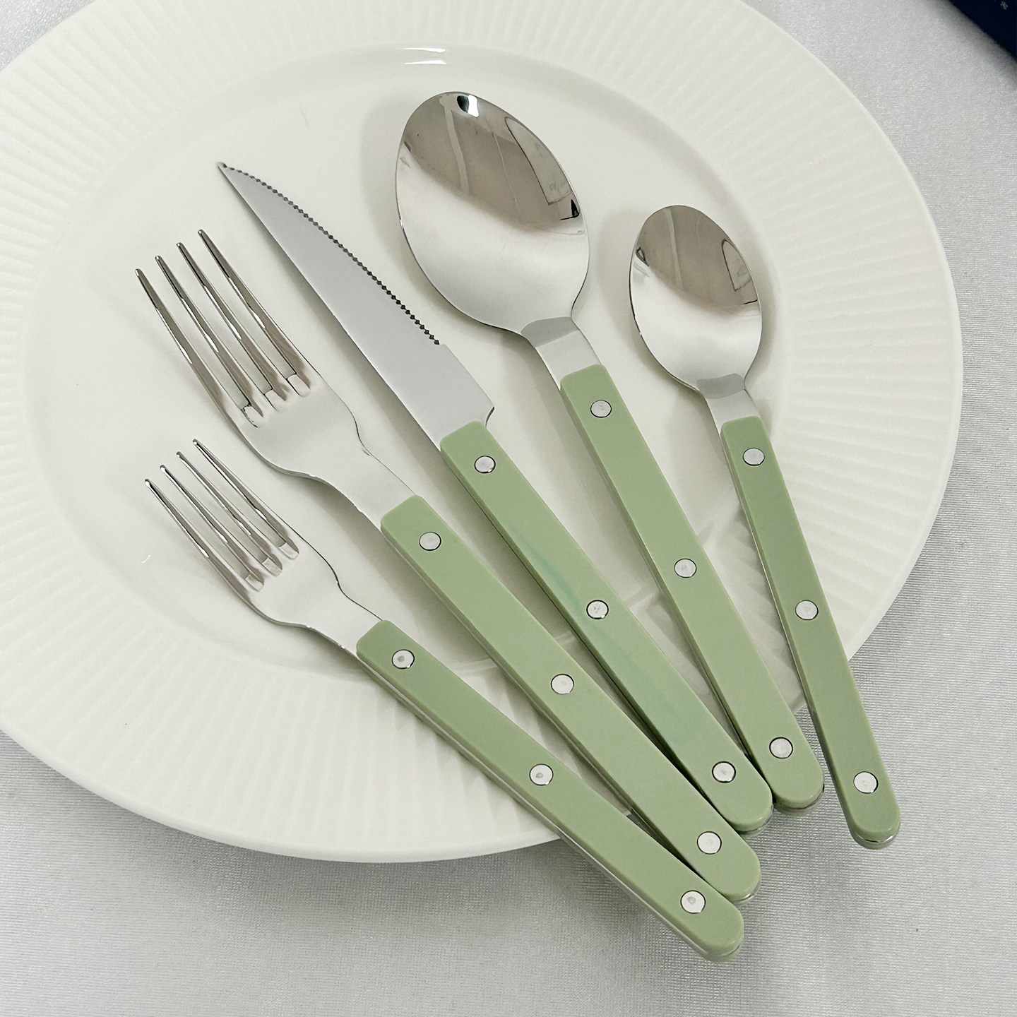 果绿色不锈钢西餐餐具套装4件套牛排刀叉勺子铆钉手柄果叉甜品勺
