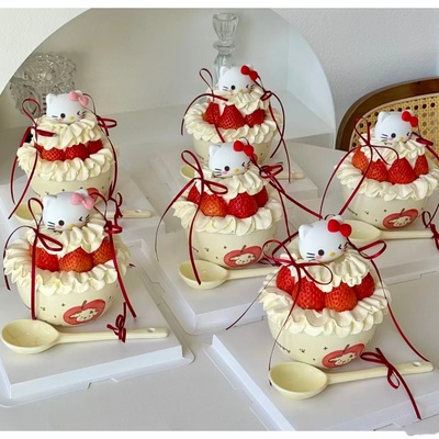 2026圣诞节KT猫草莓蛋糕装饰陶瓷碗套装平安夜圣诞节日蛋糕装扮