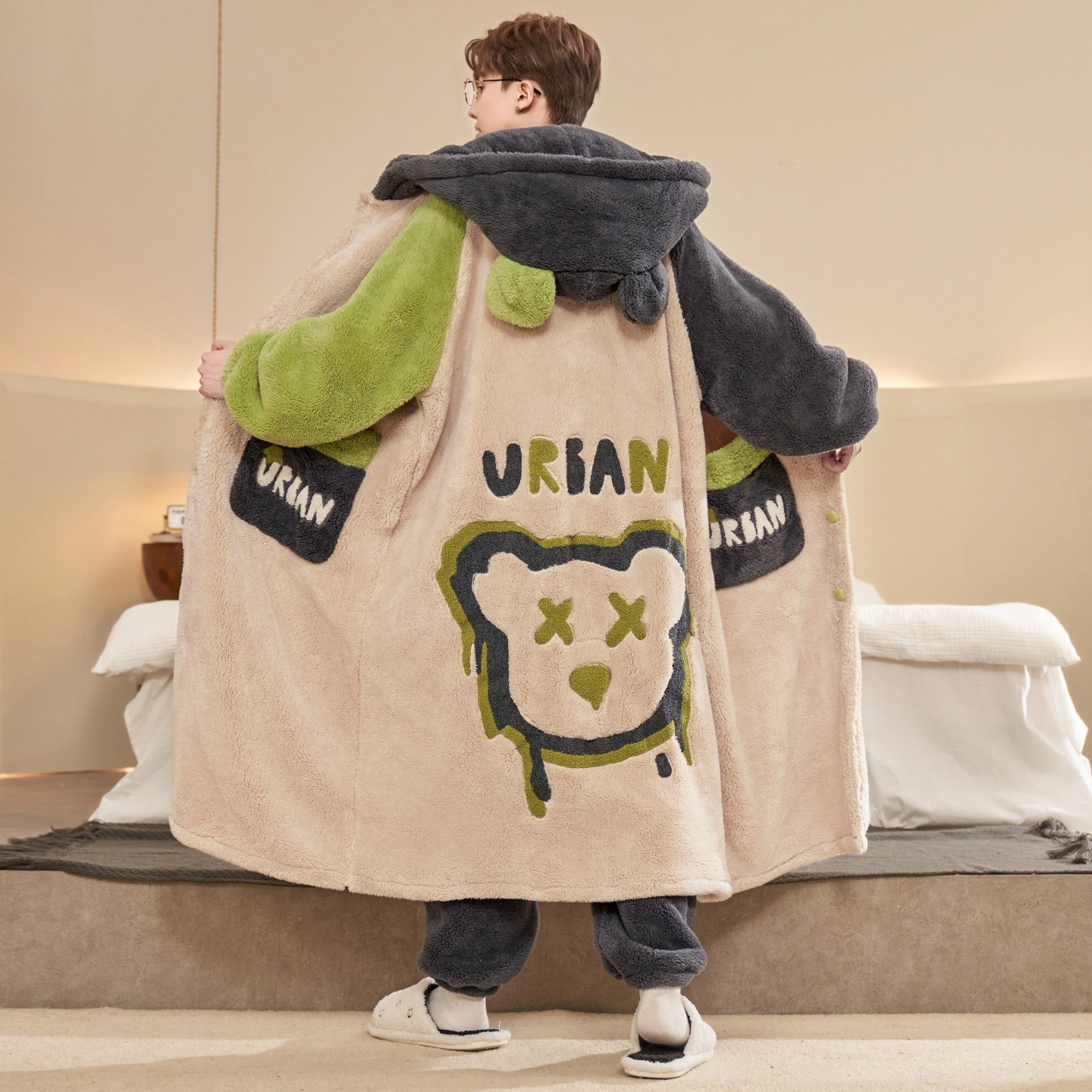 冬季加绒加厚珊瑚绒男士睡衣男款睡袍青少年学生卡通家居服秋冬款