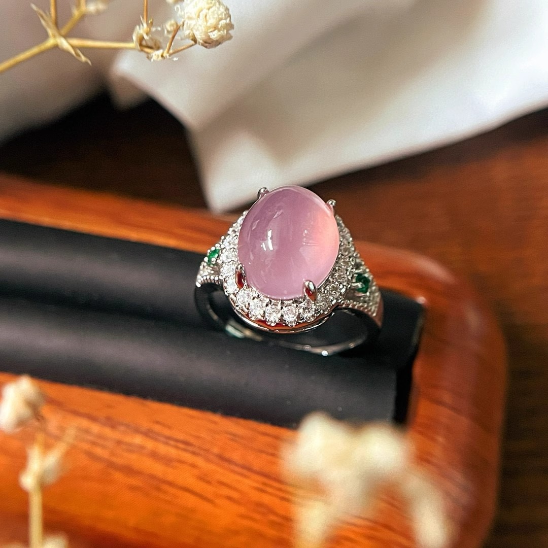 美翻了！巨温柔的天然粉玉髓戒指