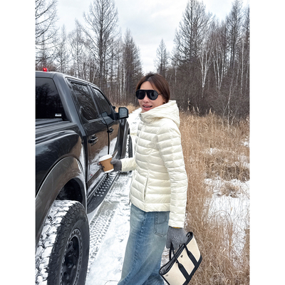 YANGLE_鹅绒服女2025冬新款韩版轻薄修身收腰短款连帽排骨羽绒服