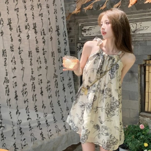 海边度假短裙仙女 小个子新中式 挂脖吊带碎花连衣裙女2023新款 夏季