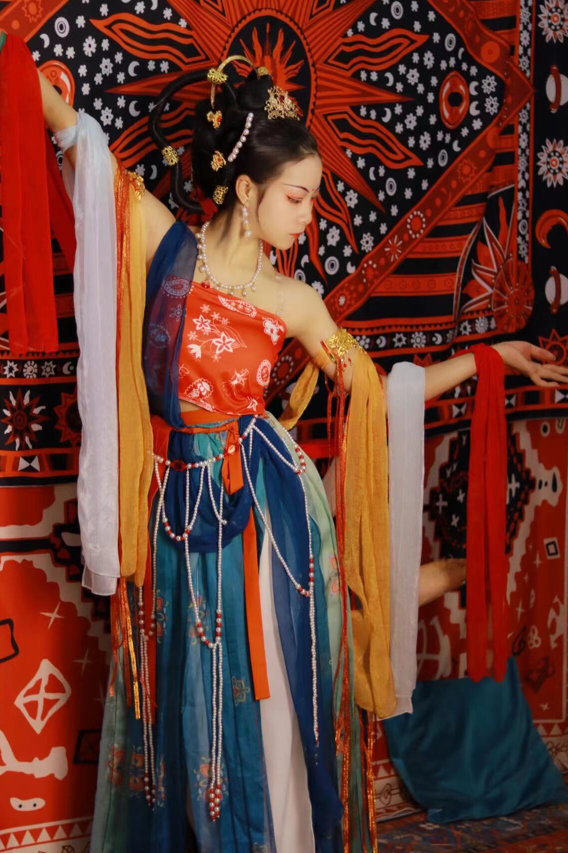 敦煌飞天舞蹈服装异域风情演出服古风摄影飘逸超仙西域古典舞蹈服