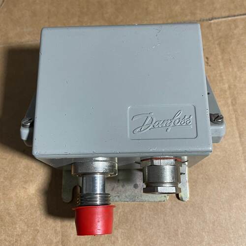 议价EMP2 084G2113 丹佛斯压力传感器 量程0～40bar维修