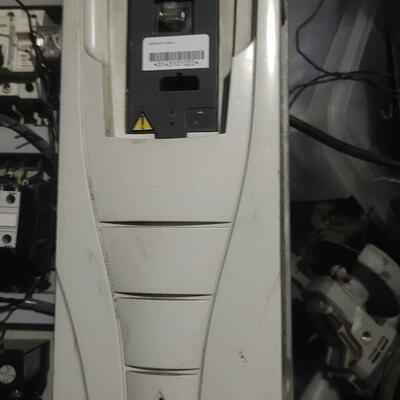 议价ACS510-01-07A2-4 ABB变频器 3kw 工控自动化传动设备维修