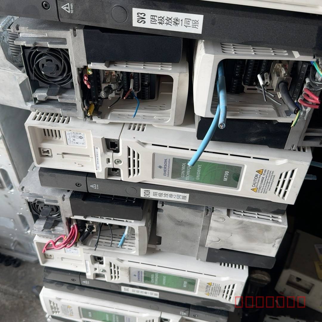 议价爱默生M700变频器 M700-044 00150A维修