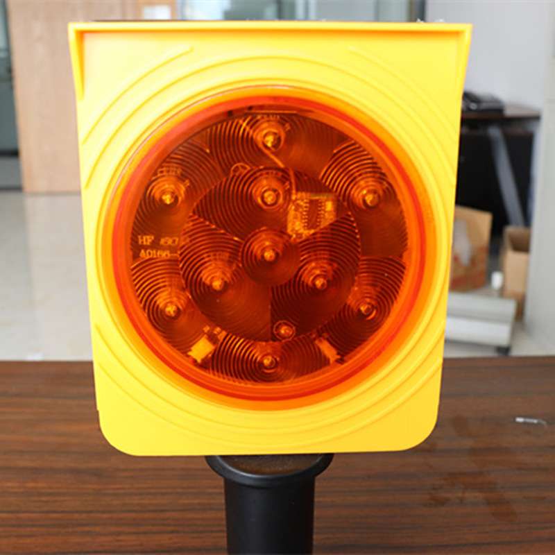 太阳能同步夜间小黄灯闪光水马围挡警示爆闪灯手持LED路障交通灯
