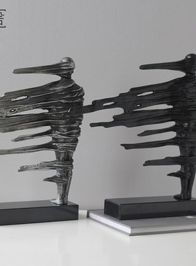 简约创意人物雕塑风中人铸铁人摆件售楼处样板间酒店大厅工艺品