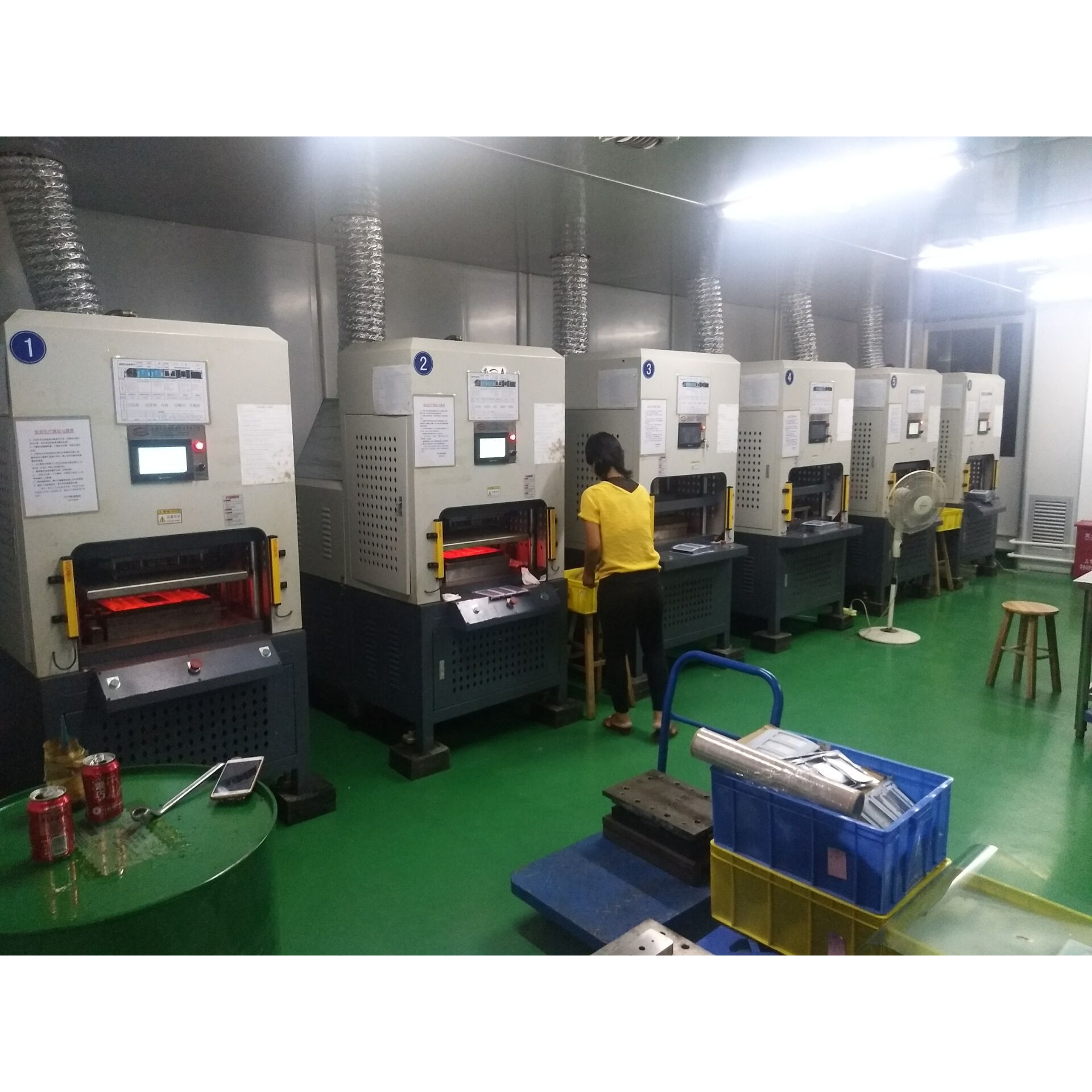 手机保护膜热压设备PET热弯成型，IML冲切，IMD热压定型供IMD模具