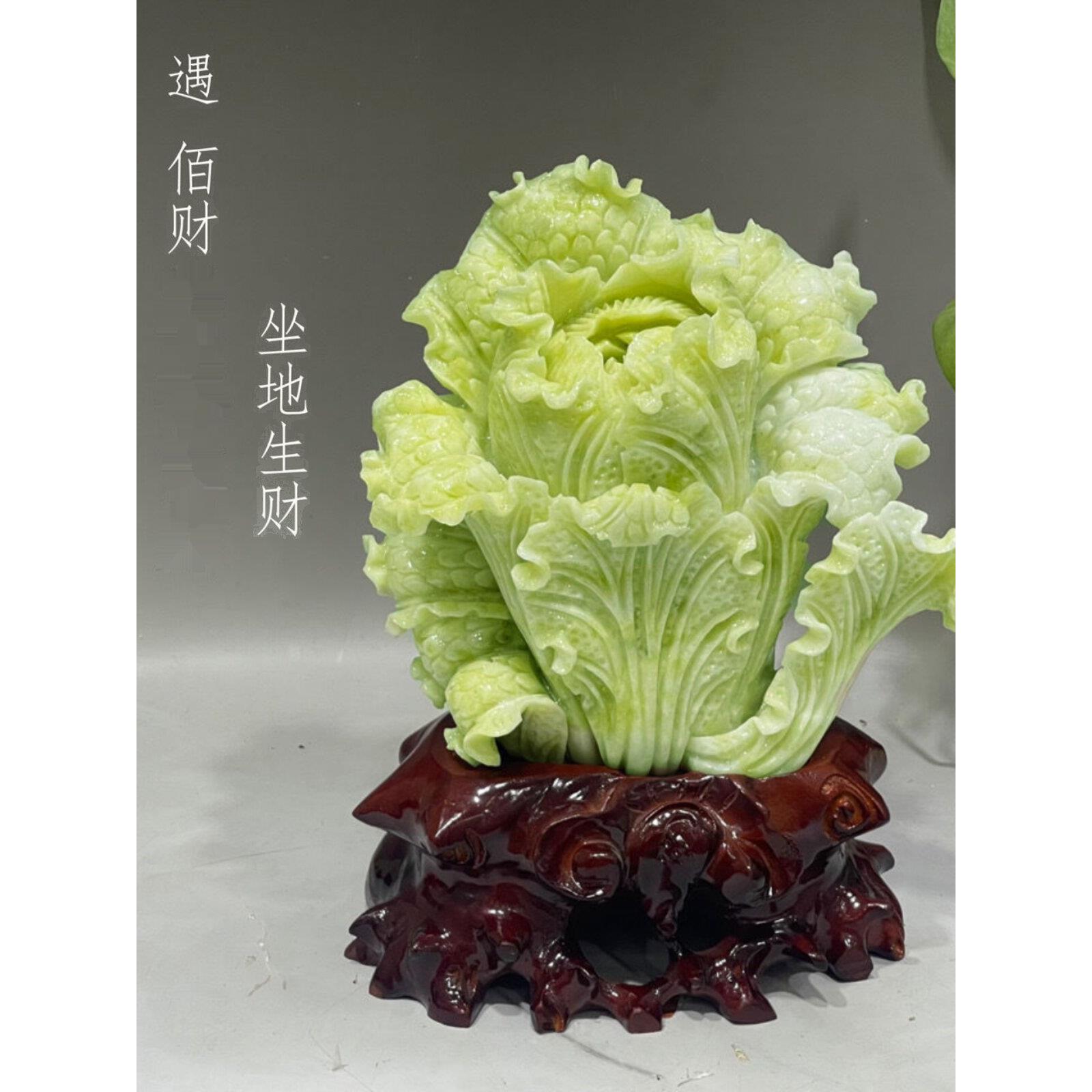 采购产品玉器摆件，秀玉坐地，天然原石雕，吉祥玉白菜，家居装饰