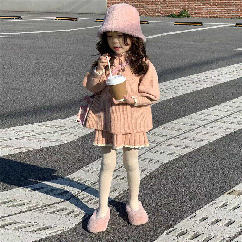 韩国童装2024秋装o新款粉色球球针织毛衣女童蕾丝花边短裙两件套