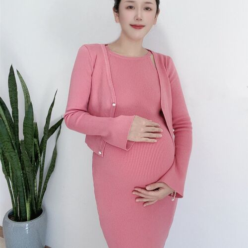 孕妇春秋季温柔显k白修身针织两件套减龄喇叭袖开衫圆领背心裙套