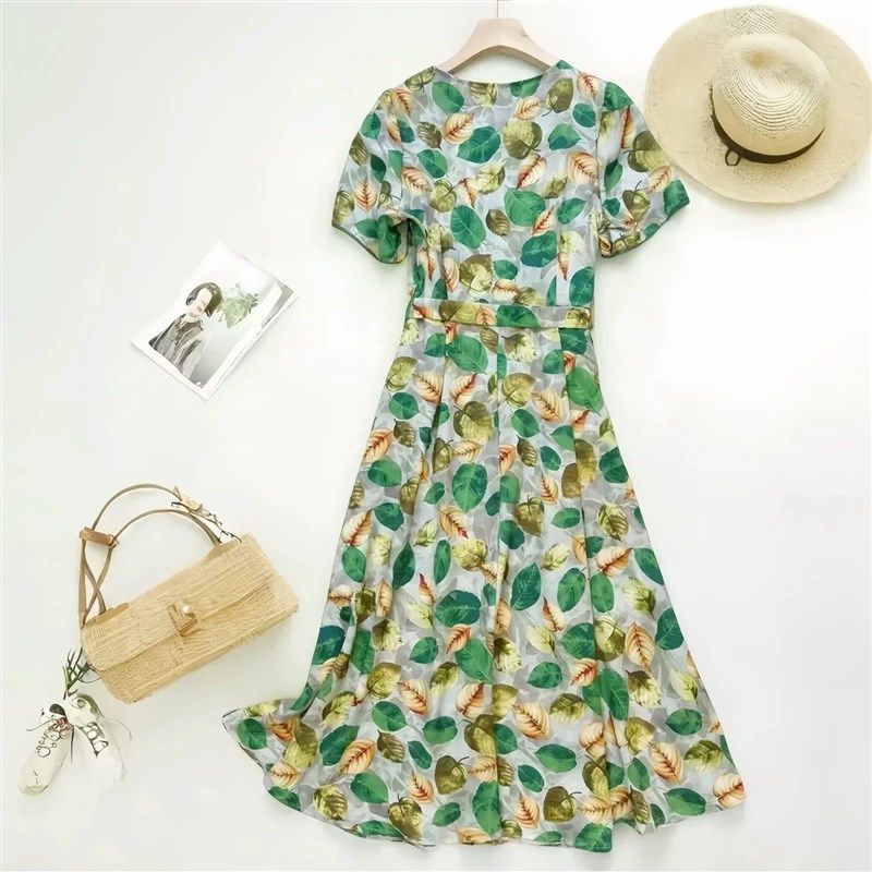 叶梦轻语连衣裙女夏季2025新款短袖系带法式温柔风收腰碎花裙子