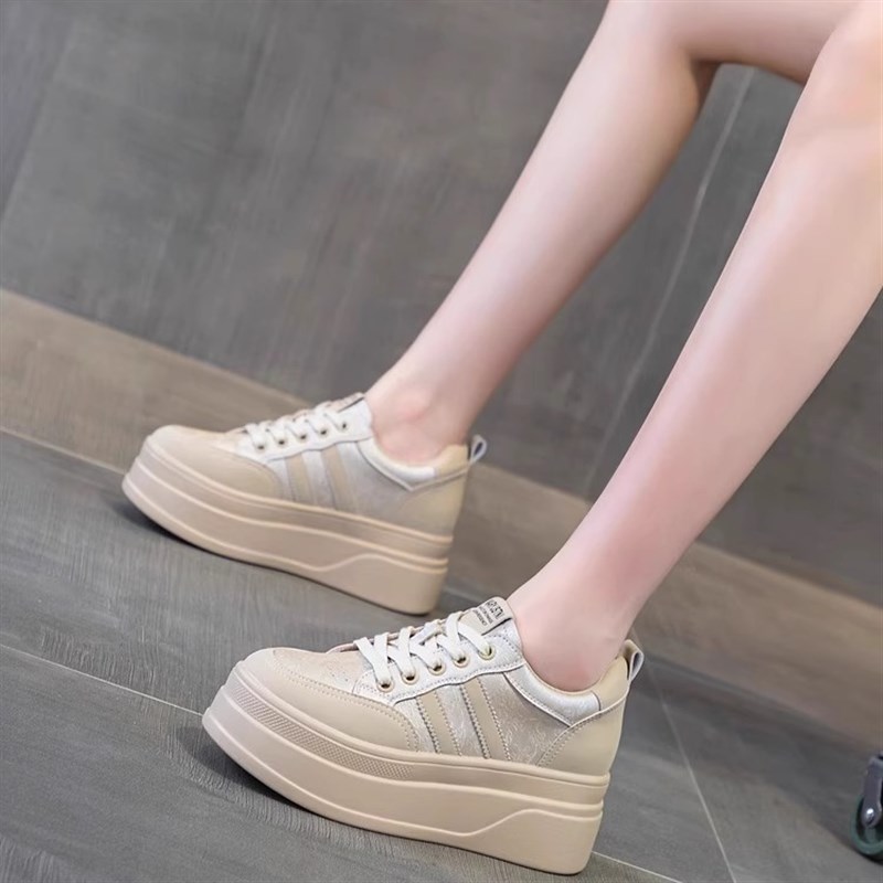 2025春季新款休闲板鞋女款厚底运动轻H便舒适增高百搭印花小白鞋