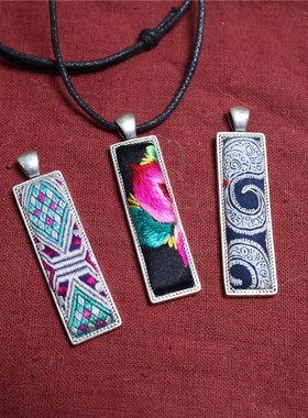 春风屿民族风苗银刺绣老绣蜡染长方形小吊坠项链简约蓝染吊坠饰26