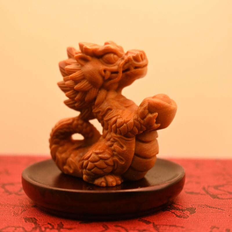 崖柏木雕无漆无蜡吉祥龙抱元宝招财摆件龙年生肖木质小摆件装饰品
