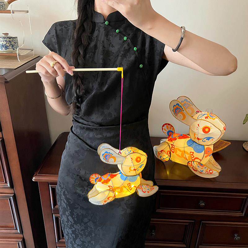 非遗兔子灯2025年新年新款爆款儿童小孩手提发光白色灯笼花灯