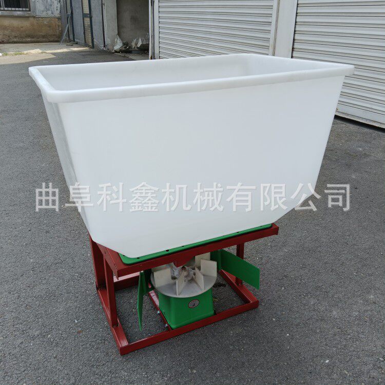 三轮后挂式撒肥机加厚料桶小型电动甩肥机科鑫牌农用小麦播种机