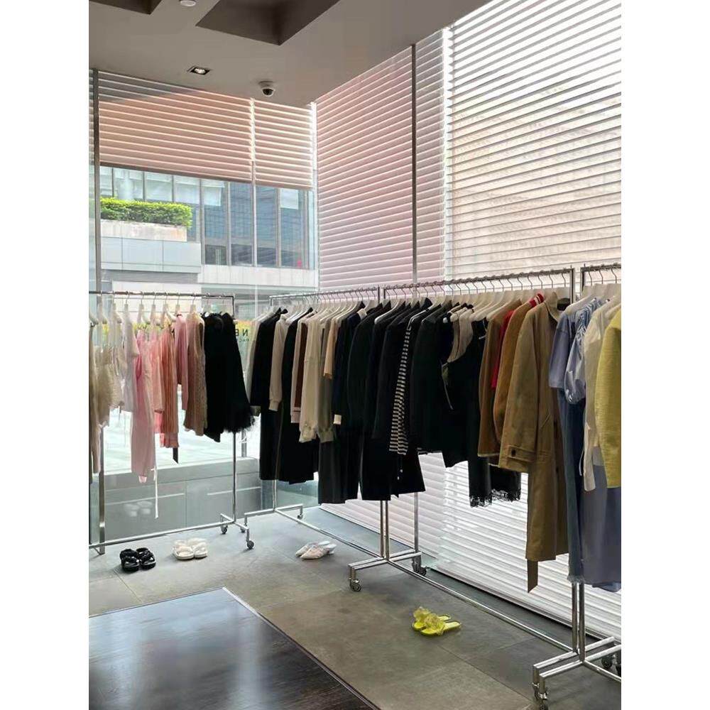 服装店展示架落地式不锈钢带轮子陈列架橱窗侧挂女装店货架挂衣架